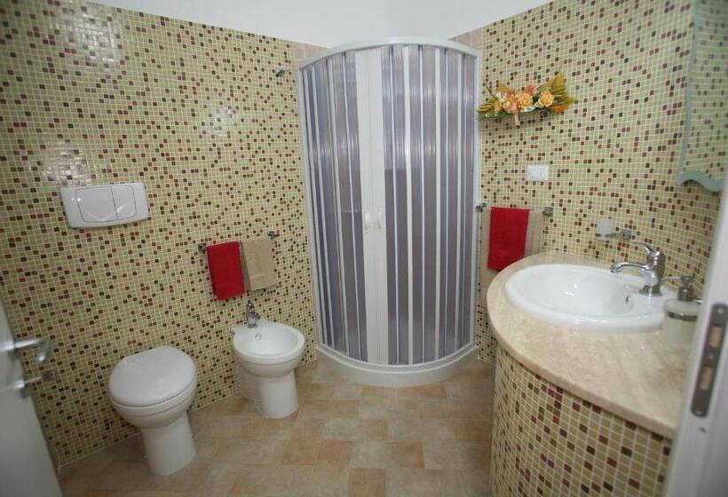 مبيت وإفطار Antico Borgo Marchese