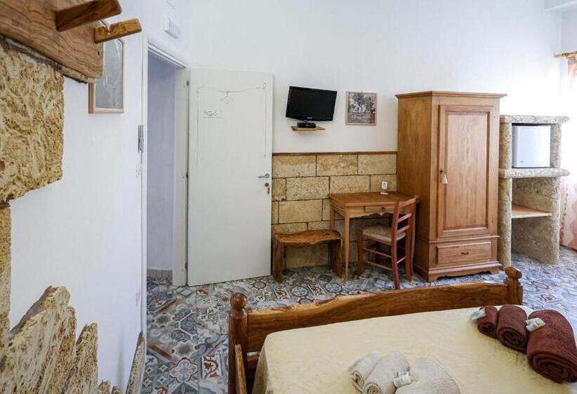 مبيت وإفطار Antico Borgo Marchese