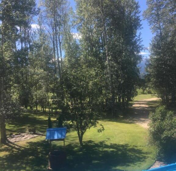 Cougar Mountain Lodge B&b