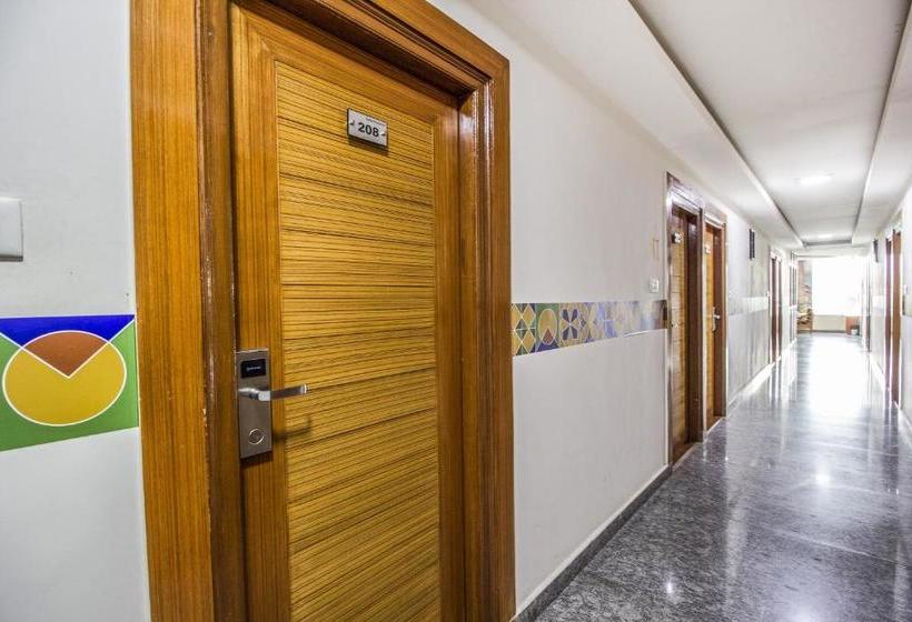 בית מלון כפרי Fab 4 Seasons Silk Board