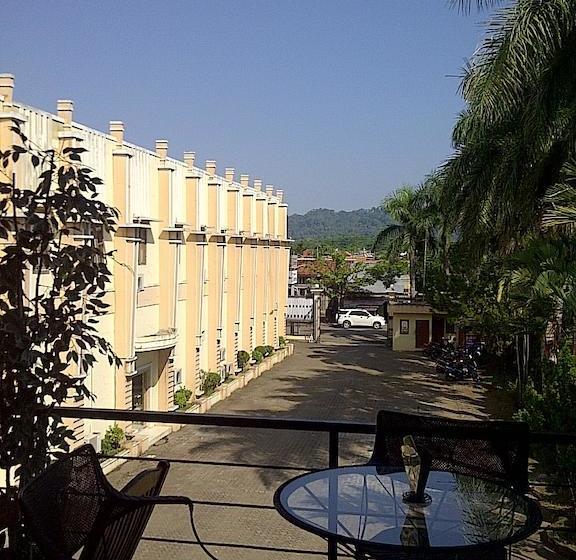 هتل Captial O 2205  3 Intan