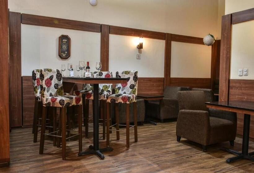 هتل Oliver Inn   Business Class