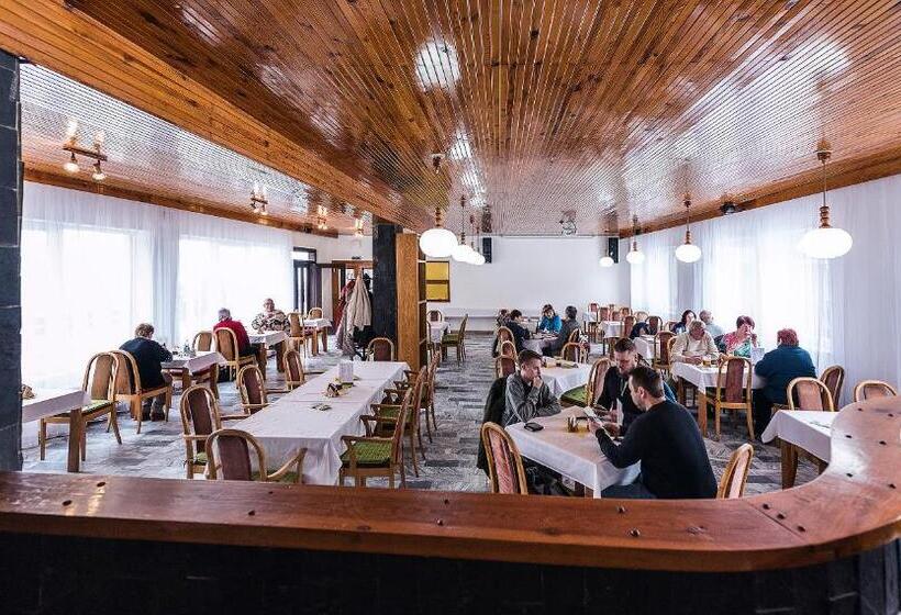 酒店 Pod šaumburkem