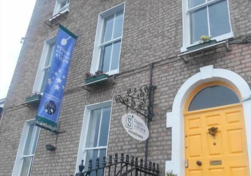 Spoon And The Stars Hostel