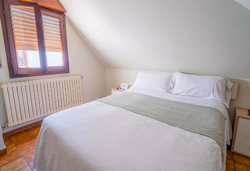 Hotel Alojamientos Valdecilla 3000