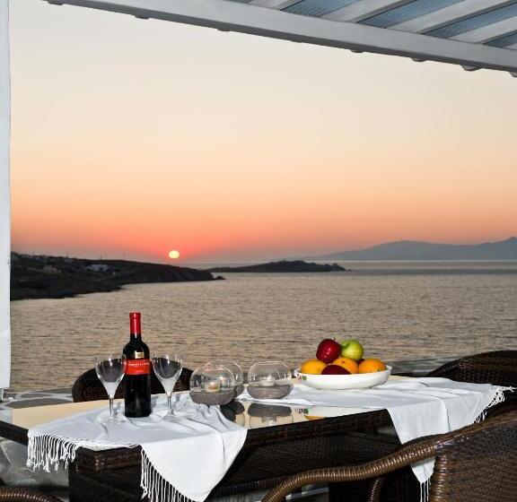 هتل Vana Holidays