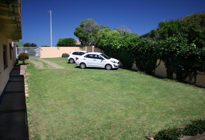 ベッドアンドブレックファースト Avenues Guesthouse