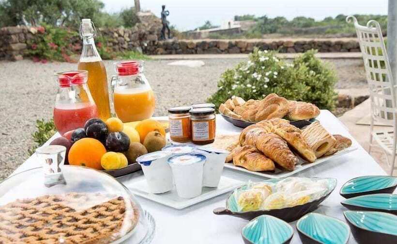 تختخواب و صبحانه Dammusi Al Qubba Wellness & Resort