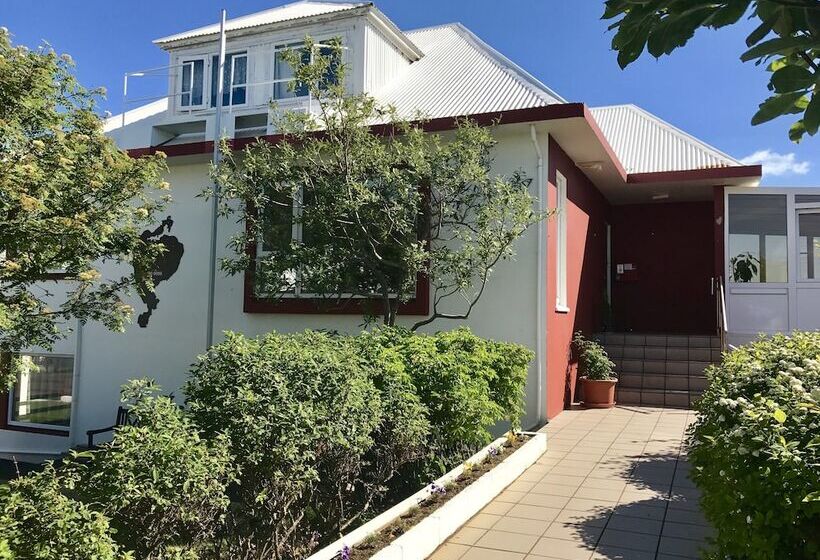 تختخواب و صبحانه Guesthouse árný