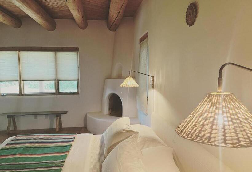 تختخواب و صبحانه Hacienda Del Sol