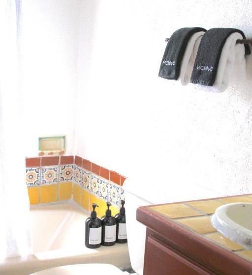 تختخواب و صبحانه Hacienda Del Sol