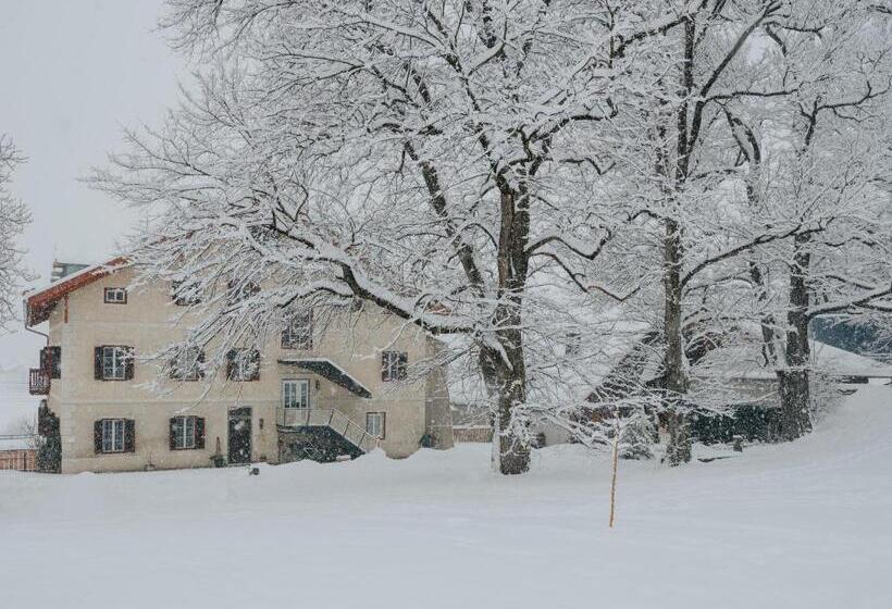 تختخواب و صبحانه Niedermairhof