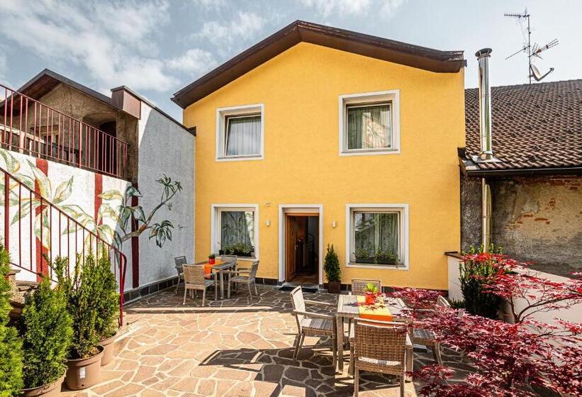 تختخواب و صبحانه Am Schloss Guest House