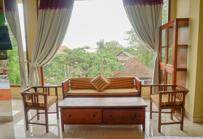 Amed Cafe & Hotel Kebun Wayan