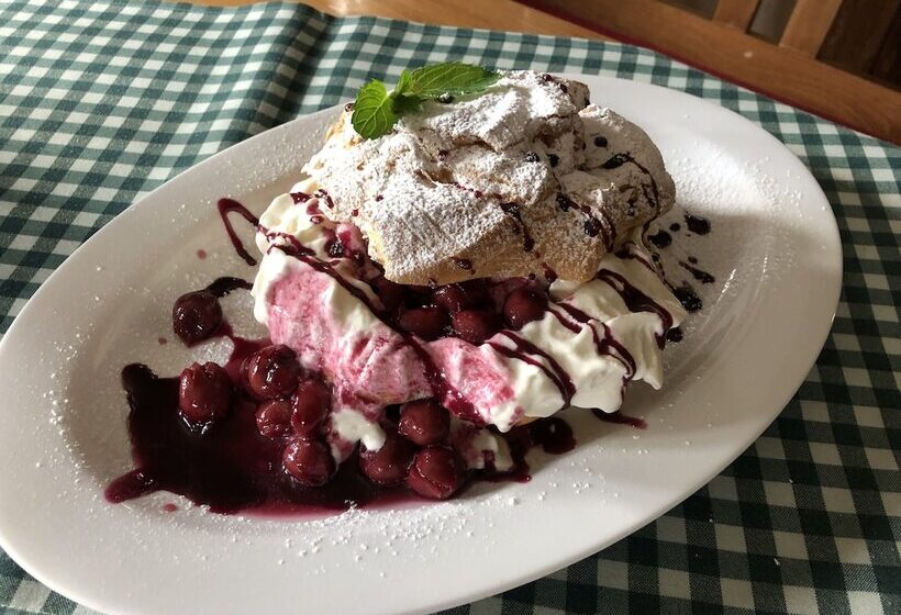 호텔 Garni Und Gaststätte Zum Holzfäller