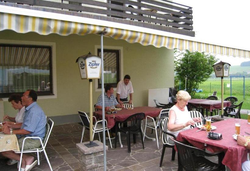 ホテル Gasthof Strobl Waldfrieden Garni