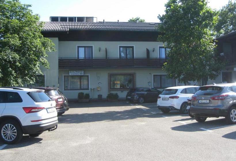 ホテル Gasthof Strobl Waldfrieden Garni