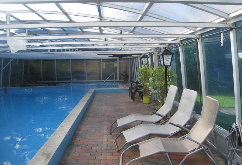 ホテル Gasthof Strobl Waldfrieden Garni