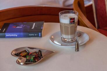هتل Restaurant Hansjakob