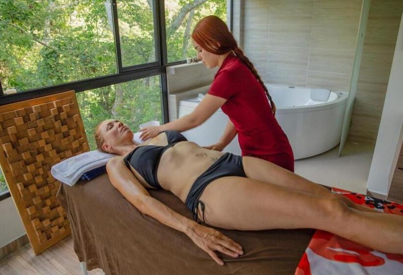 هتل Verano Resort San Gil