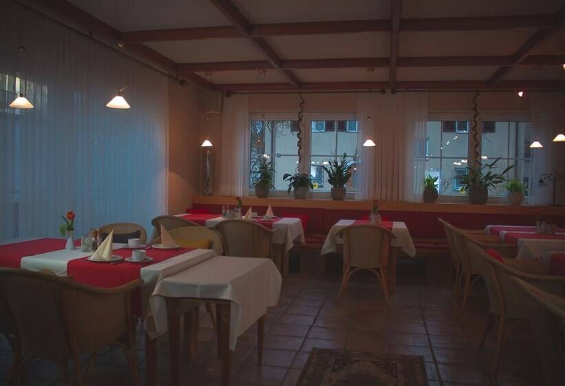 Отель Alpenrose