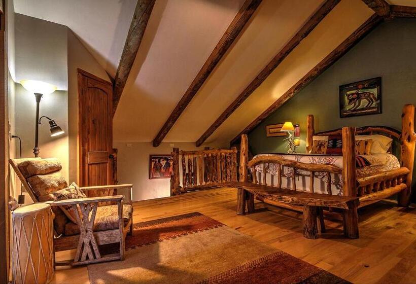 استراحتگاه Canyon Of The Ancients Guest Ranch