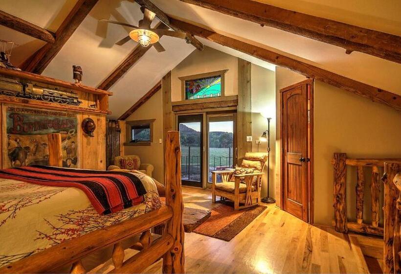 استراحتگاه Canyon Of The Ancients Guest Ranch