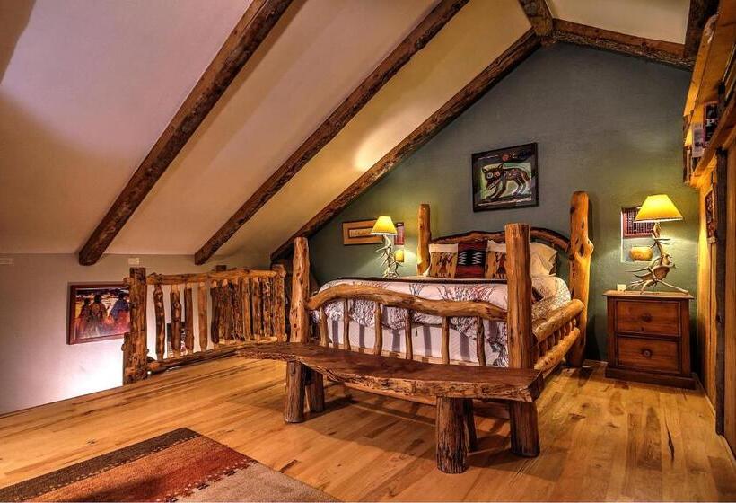 استراحتگاه Canyon Of The Ancients Guest Ranch