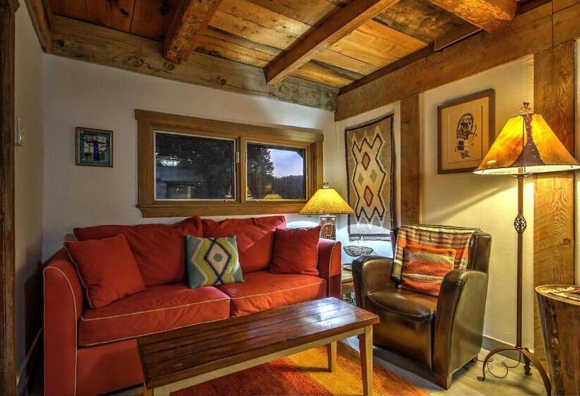 استراحتگاه Canyon Of The Ancients Guest Ranch