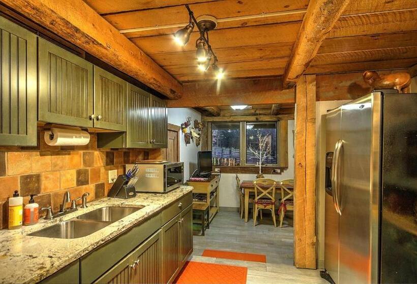 استراحتگاه Canyon Of The Ancients Guest Ranch