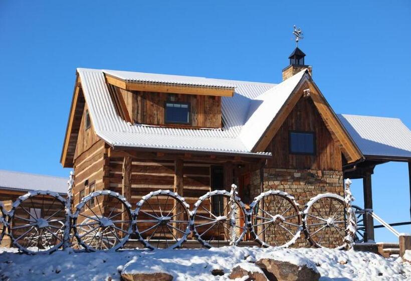 استراحتگاه Canyon Of The Ancients Guest Ranch