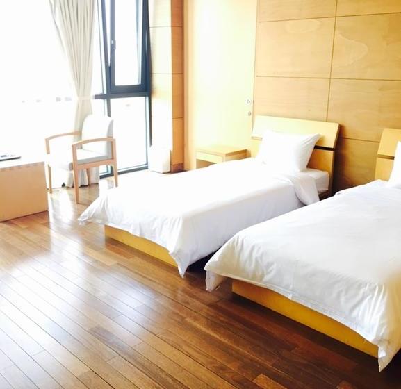 הוסטל Guesthouse Jijihyang