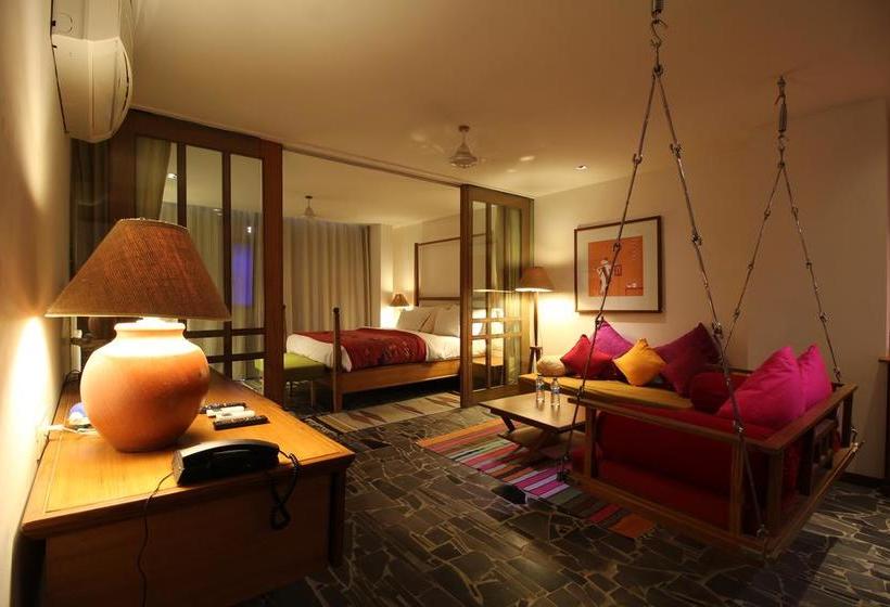 هتل Aarivaa Guest House