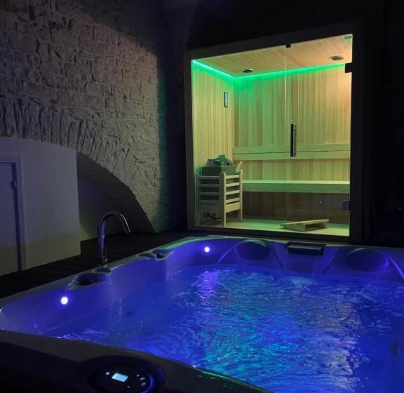 تختخواب و صبحانه Augustus Luxury Suite