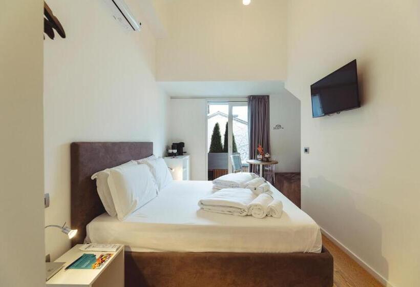 تختخواب و صبحانه Heart Of Trento Loft & Rooms