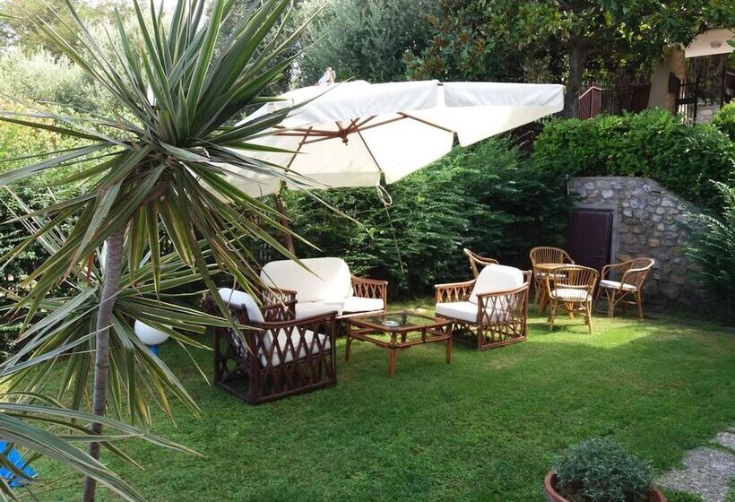مبيت وإفطار Villa Betta