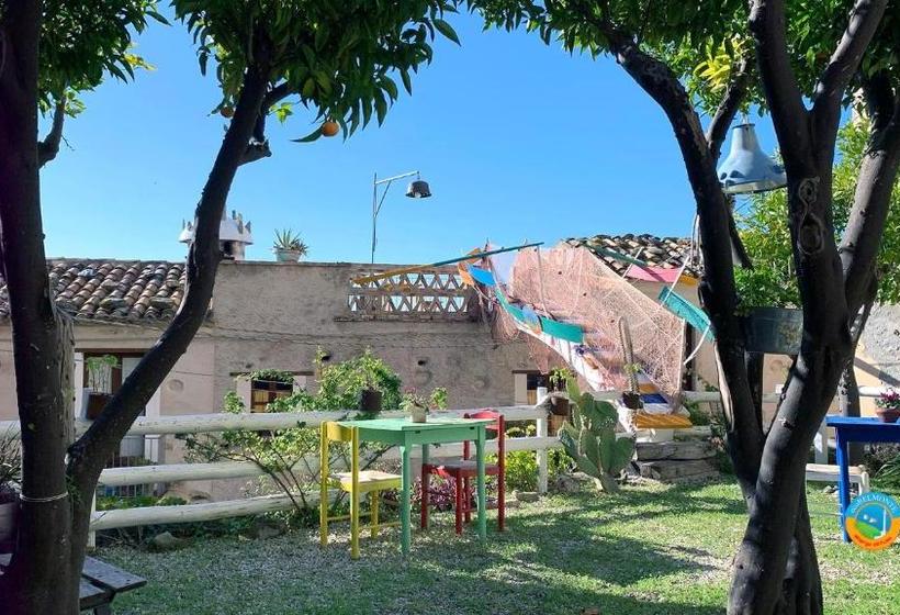 Отель Albergo Diffuso Ecobelmonte