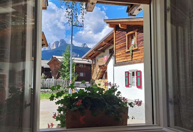 هتل Albergo Majorka