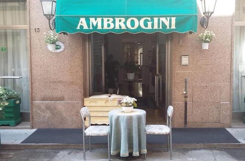هتل Ambrogini