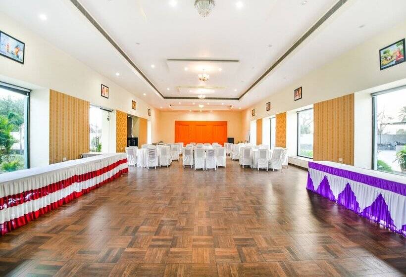 فندق Amrit Manthan