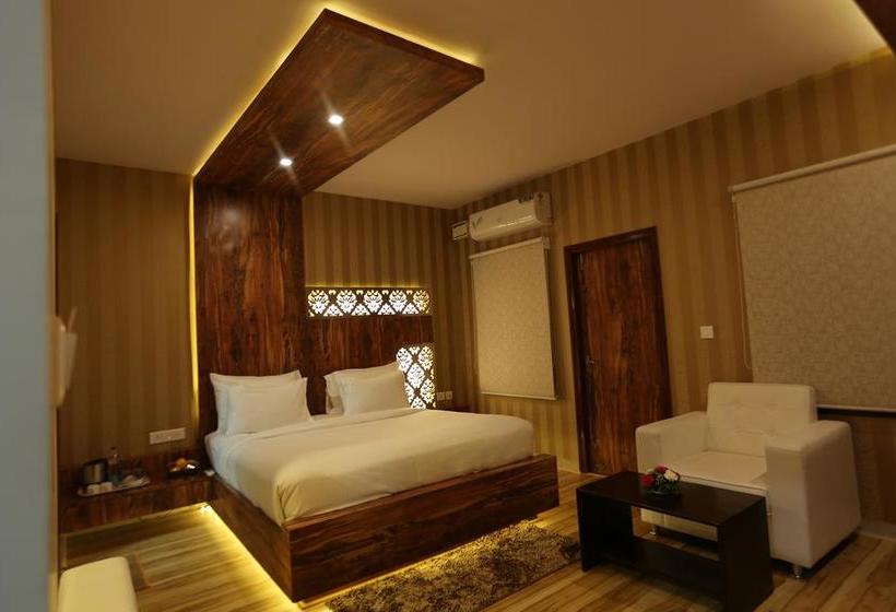 ホテル Fab Grand Savoury Suites