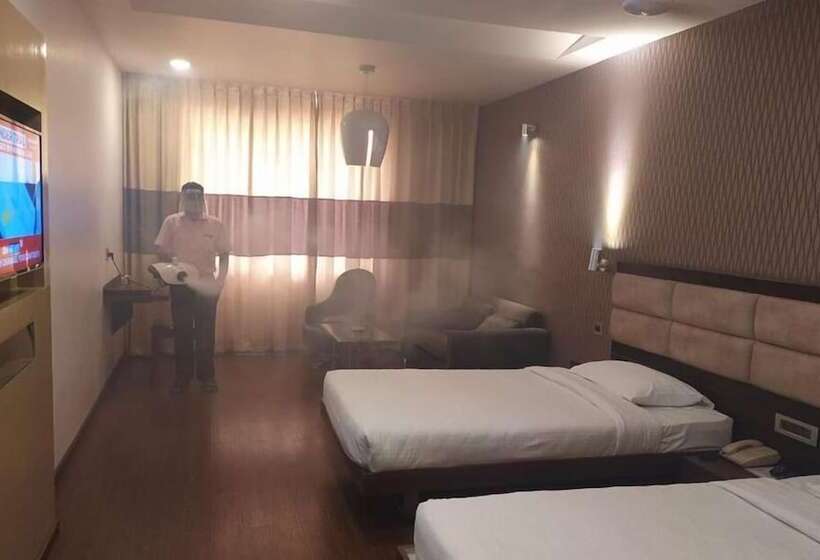 هتل Priyadarshini Pride