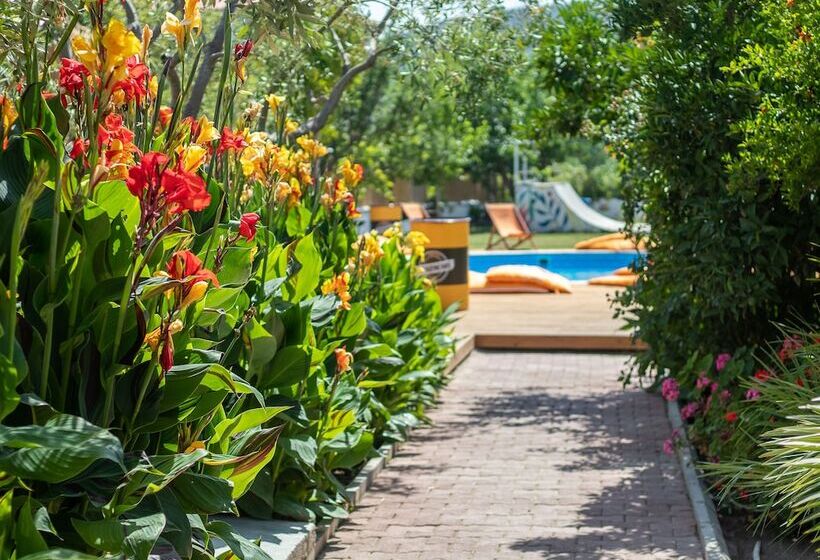 هتل Urla Surf House