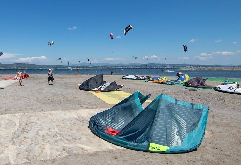 هتل Urla Surf House
