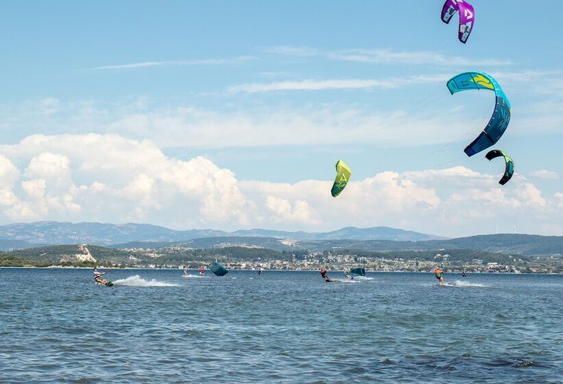 هتل Urla Surf House