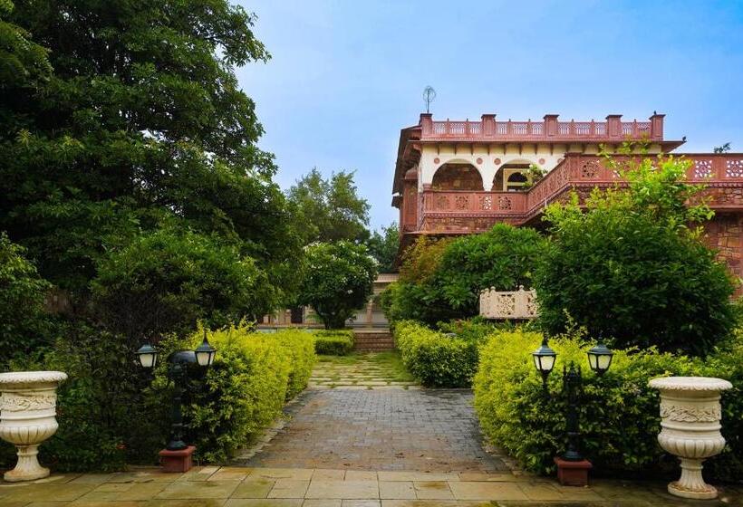 منتجع Khas Bagh
