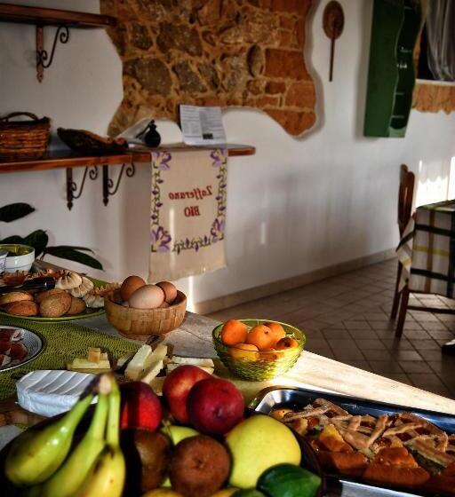 تختخواب و صبحانه Fattoria La Traccia