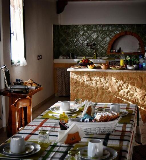 تختخواب و صبحانه Fattoria La Traccia