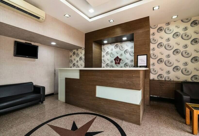 Capital O 11563 Hotel Shiva Grand Inn