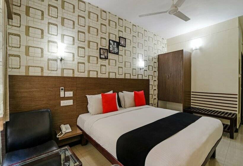 Capital O 11563 Hotel Shiva Grand Inn